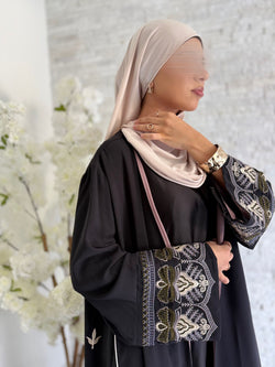 Embroidered kimono