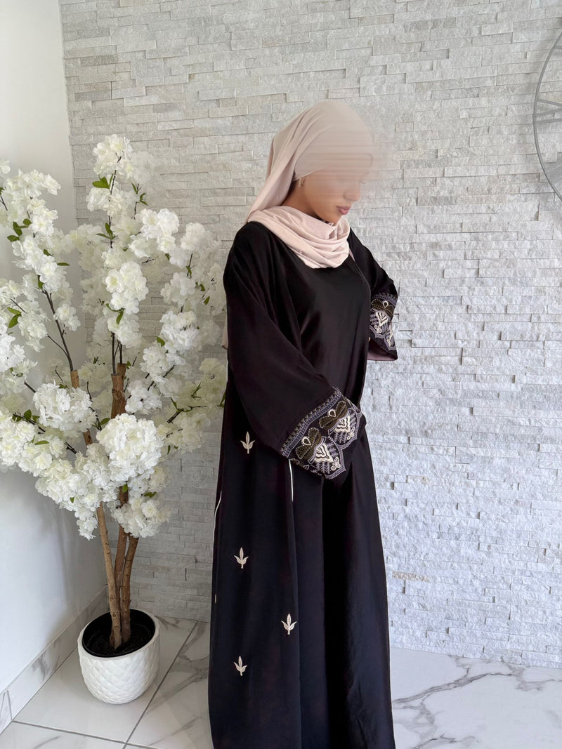 Embroidered kimono